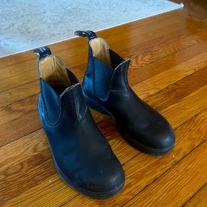 Blundstone #510 Chelsea Boots in Black fits 7-7.5